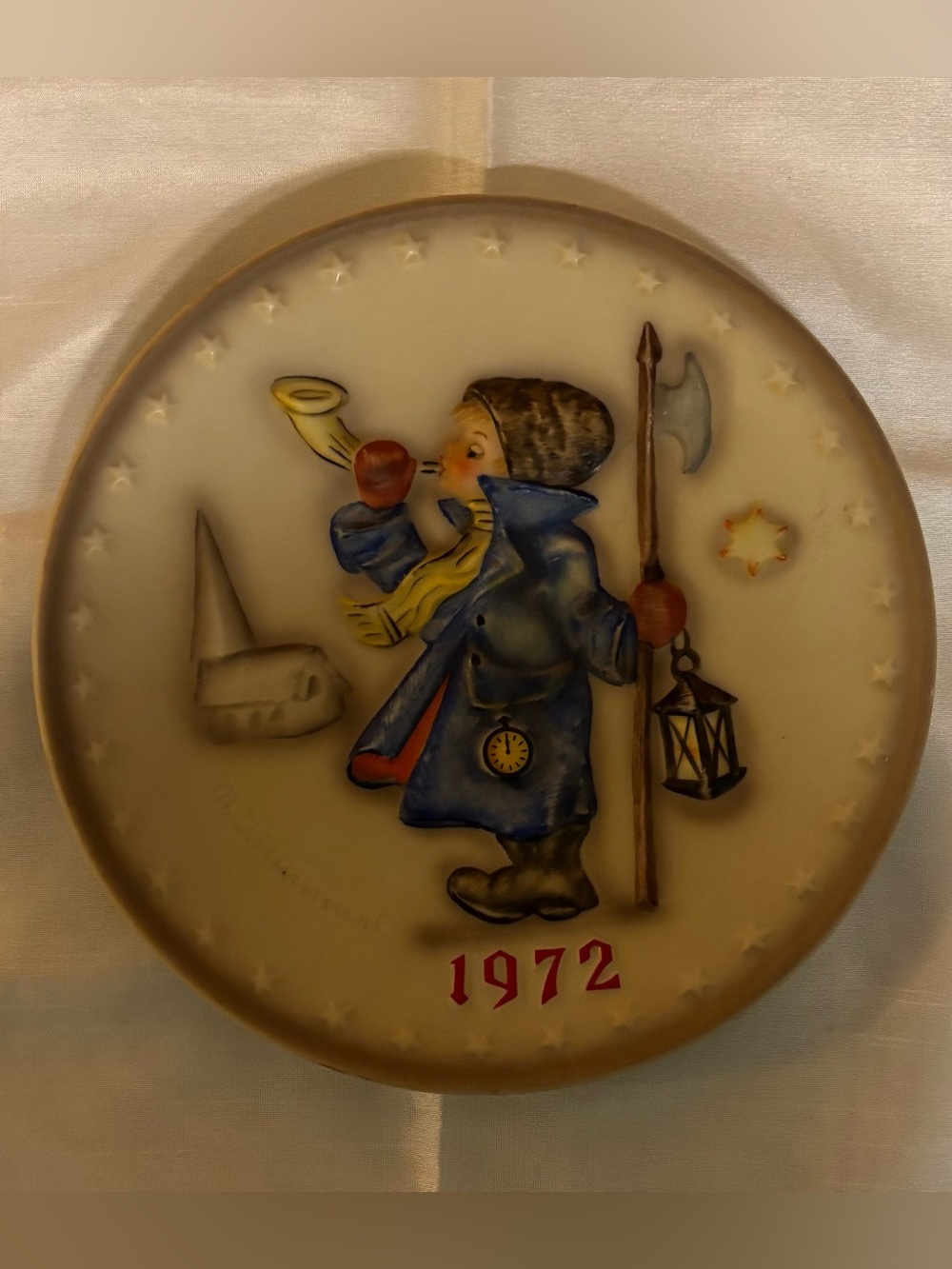 Hummel 1972 Annual Collectors Plate “Hear Ye, Hear Ye”